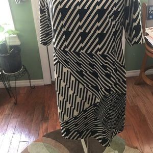 Gabby Skye women’s dress size 16